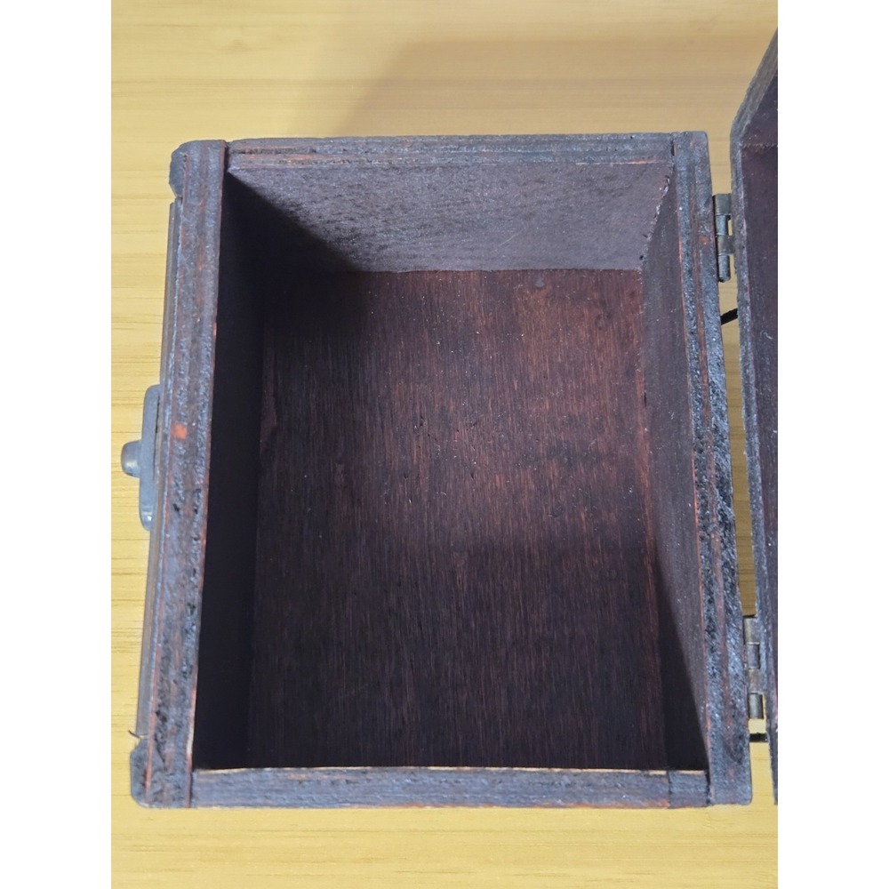 Decorative Wooden Treasure Chest With Antique World Map Pattern. Approx. 5"× 4" - Picture 9 of 10